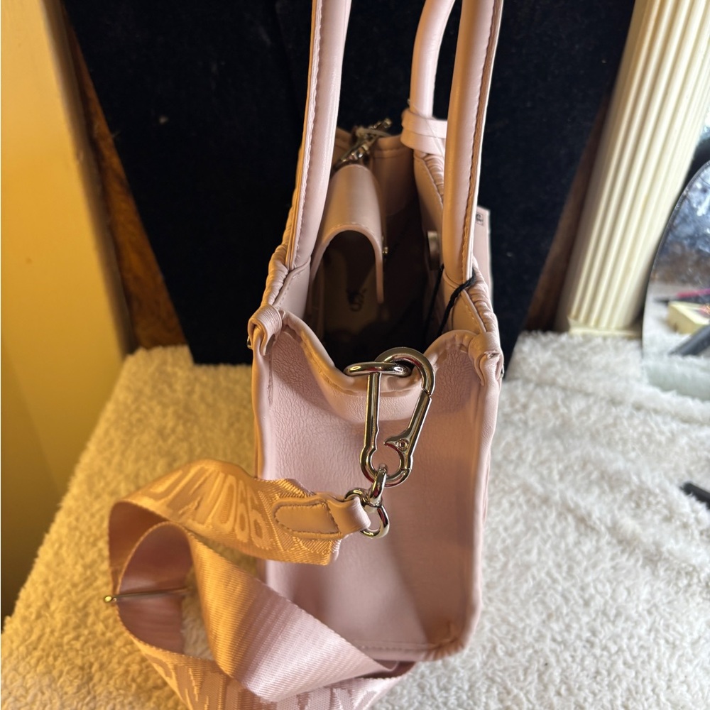 Steve Madden Blush Light Pink Textured Quilted Crossbody Bag NWT - Picture 9 of 10